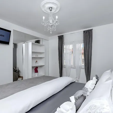 Schoene In Zelenka Mit Grosser Terrasse Apartment *