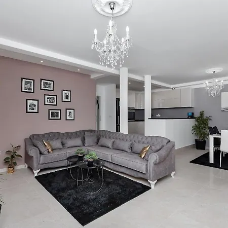 Apartment Schoene In Zelenka Mit Grosser Terrasse *