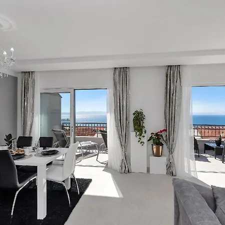 Schoene In Zelenka Mit Grosser Terrasse Apartment Makarska