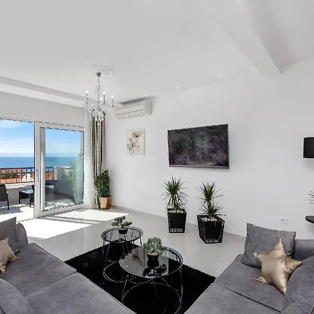 Apartment Schoene In Zelenka Mit Grosser Terrasse *