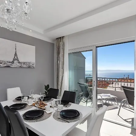 Apartment Schoene In Zelenka Mit Grosser Terrasse *