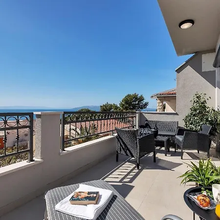 Schoene In Zelenka Mit Grosser Terrasse Apartment *